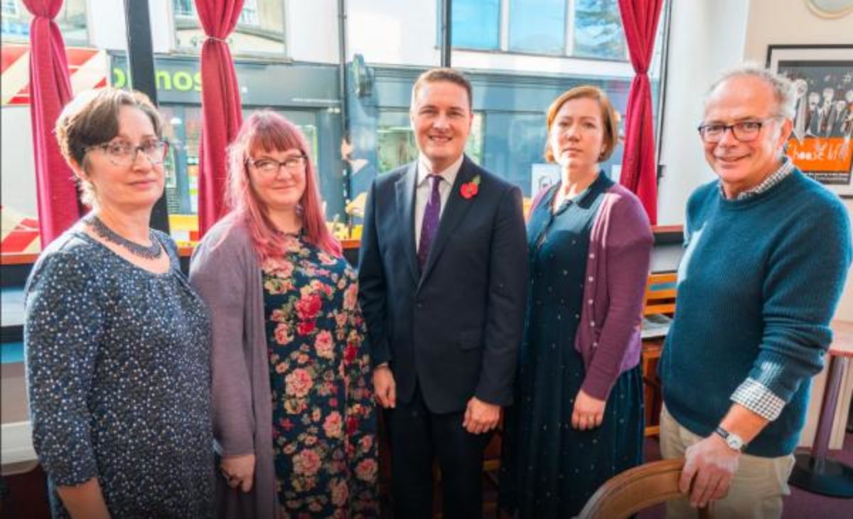 Dr Simon Opher meets with Stroud Maternity Matters & the Shadow Health Secretary Wes Streeting to discuss proposed cutback to Stroud Maternity Unit